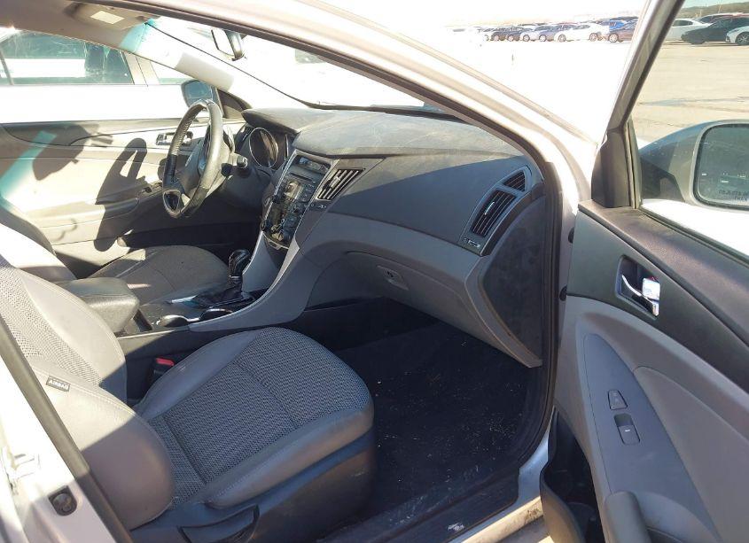 Photo 5 of 2012 Hyundai Sonata SE (VIN 5NPEC4AC5CH420602)