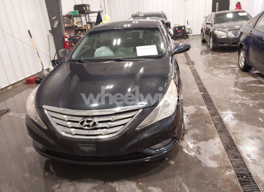 Photo 12 of 2012 Hyundai Sonata SE (VIN 5NPEC4AC5CH421765)