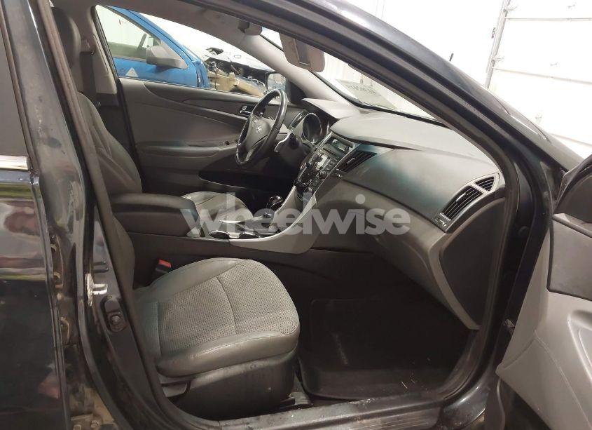 Photo 5 of 2012 Hyundai Sonata SE (VIN 5NPEC4AC5CH421765)