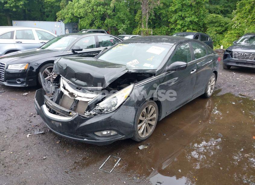 Photo 2 of 2013 Hyundai Sonata SE (VIN 5NPEC4AC5DH515095)