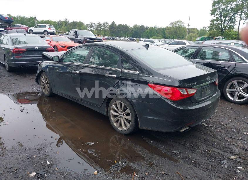 Photo 3 of 2013 Hyundai Sonata SE (VIN 5NPEC4AC5DH515095)