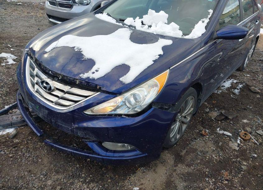 Photo 2 of 2013 Hyundai Sonata SE (VIN 5NPEC4AC5DH523648)