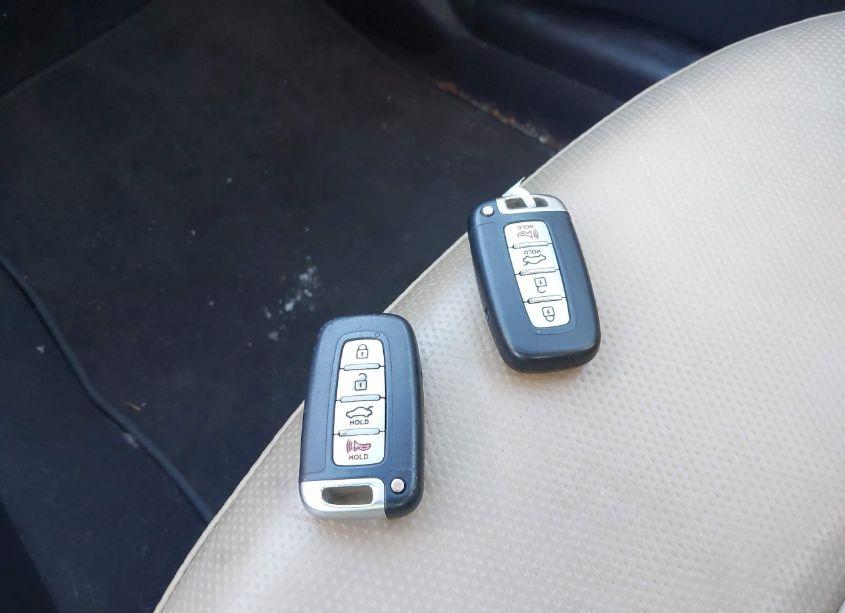 Photo 11 of 2013 Hyundai Sonata LIMITED (VIN 5NPEC4AC5DH584983)