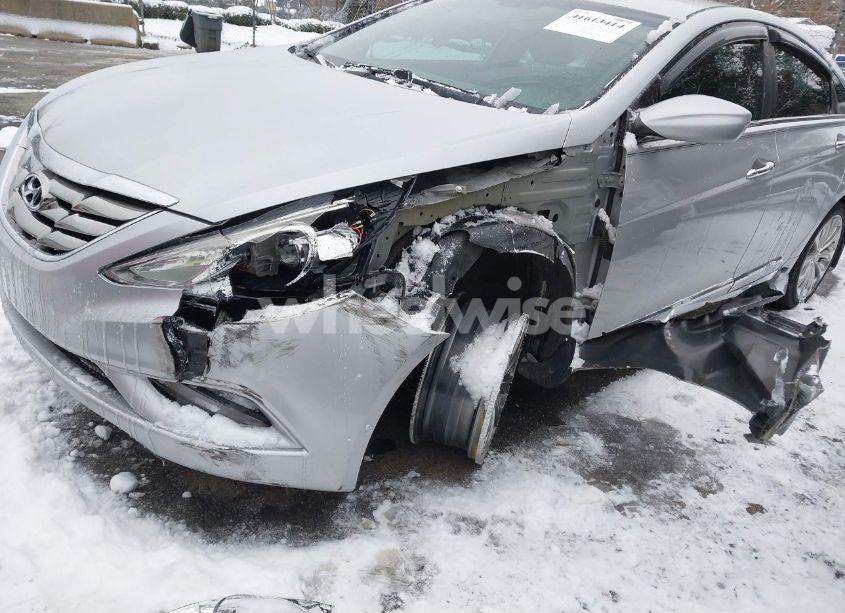 Photo 6 of 2013 Hyundai Sonata SE (VIN 5NPEC4AC5DH595935)