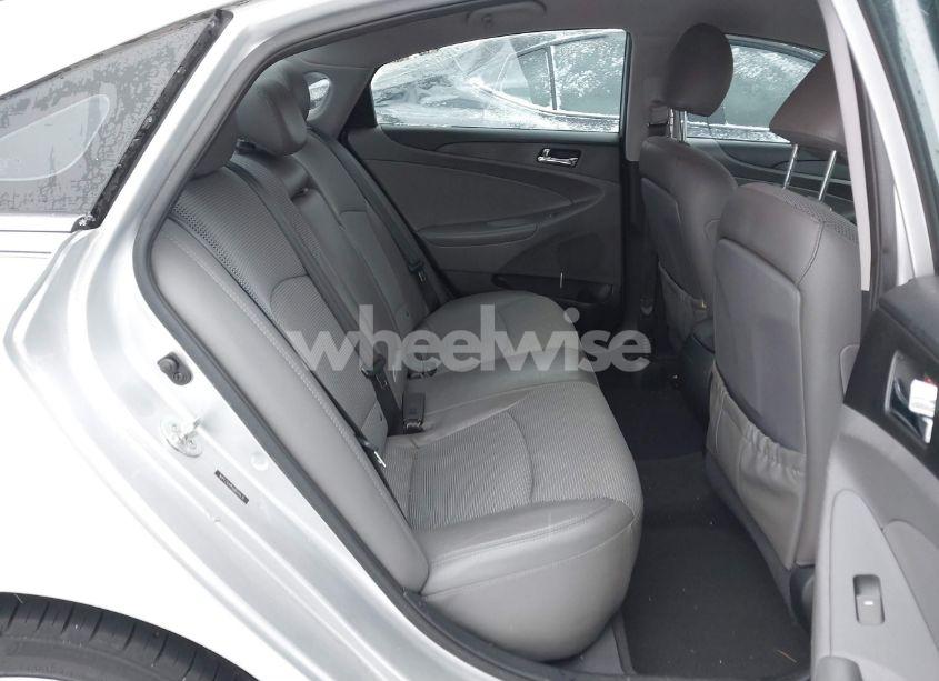 Photo 8 of 2013 Hyundai Sonata SE (VIN 5NPEC4AC5DH595935)