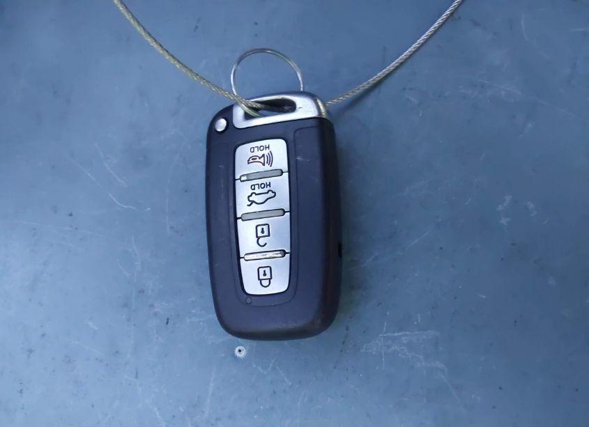 Photo 11 of 2013 Hyundai Sonata LIMITED (VIN 5NPEC4AC5DH597748)