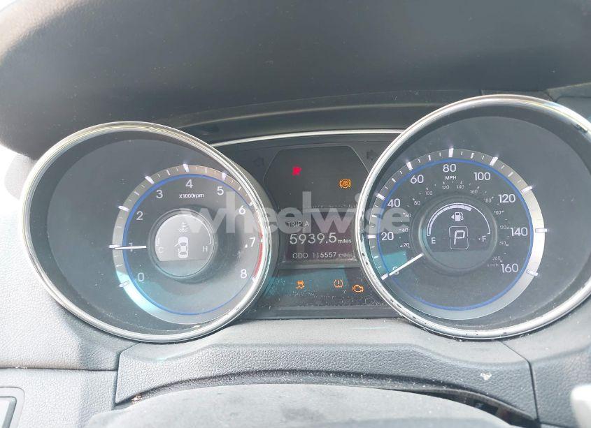 Photo 13 of 2013 Hyundai Sonata SE (VIN 5NPEC4AC5DH618792)