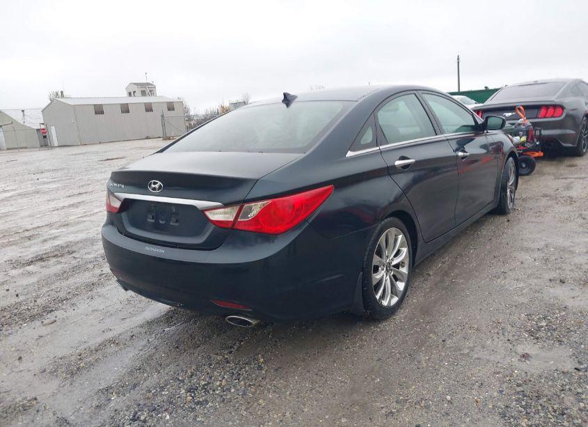 Photo 4 of 2013 Hyundai Sonata SE (VIN 5NPEC4AC5DH624267)