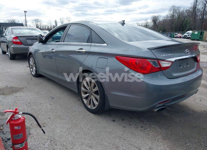 Photo 3 of 2013 Hyundai Sonata SE (VIN 5NPEC4AC5DH632384)