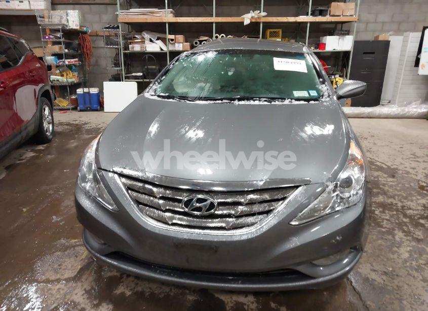 Photo 11 of 2013 Hyundai Sonata SE (VIN 5NPEC4AC5DH632983)