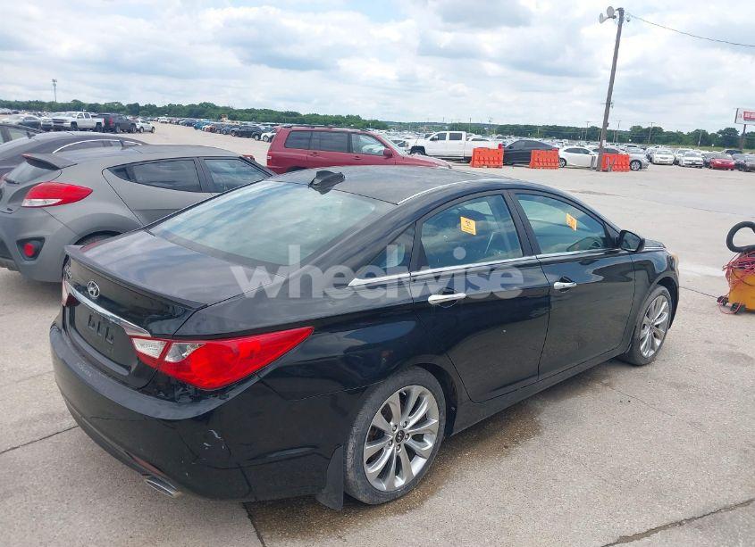 Photo 4 of 2013 Hyundai Sonata SE (VIN 5NPEC4AC5DH665854)