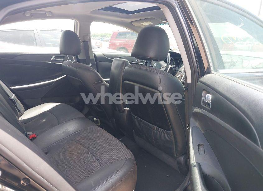 Photo 8 of 2013 Hyundai Sonata SE (VIN 5NPEC4AC5DH665854)