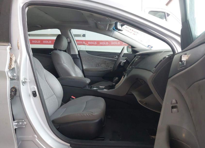 Photo 5 of 2013 Hyundai Sonata SE (VIN 5NPEC4AC5DH669158)