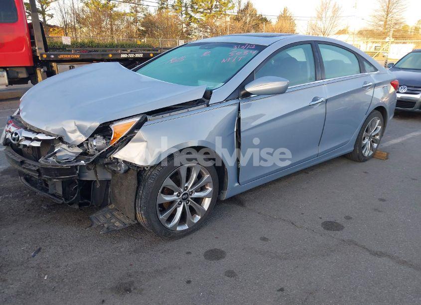 Photo 2 of 2013 Hyundai Sonata SE (VIN 5NPEC4AC5DH685084)