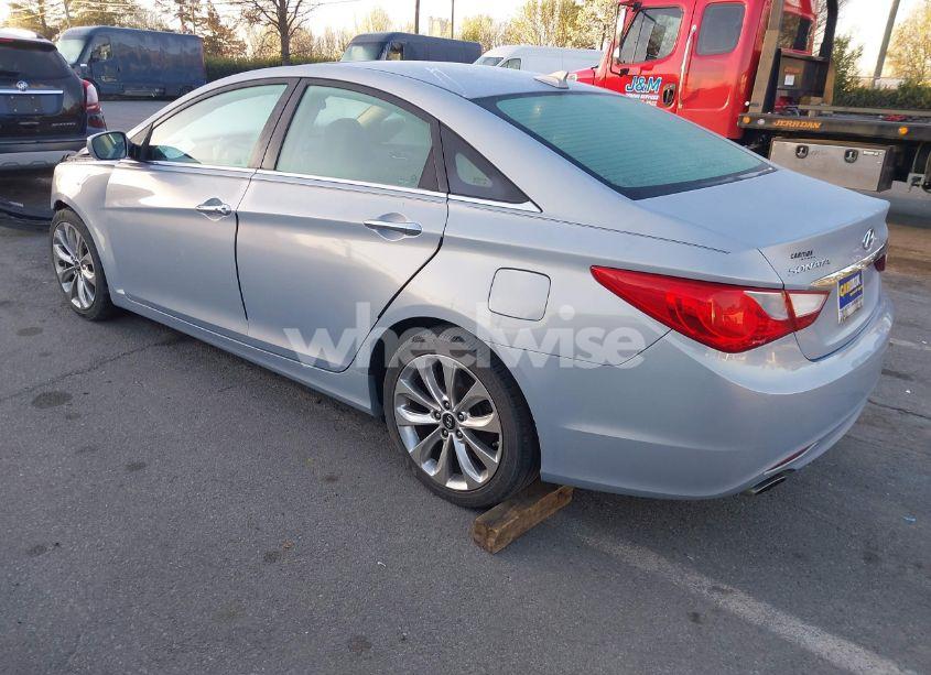 Photo 3 of 2013 Hyundai Sonata SE (VIN 5NPEC4AC5DH685084)