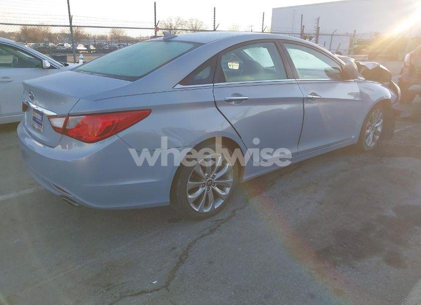 Photo 4 of 2013 Hyundai Sonata SE (VIN 5NPEC4AC5DH685084)