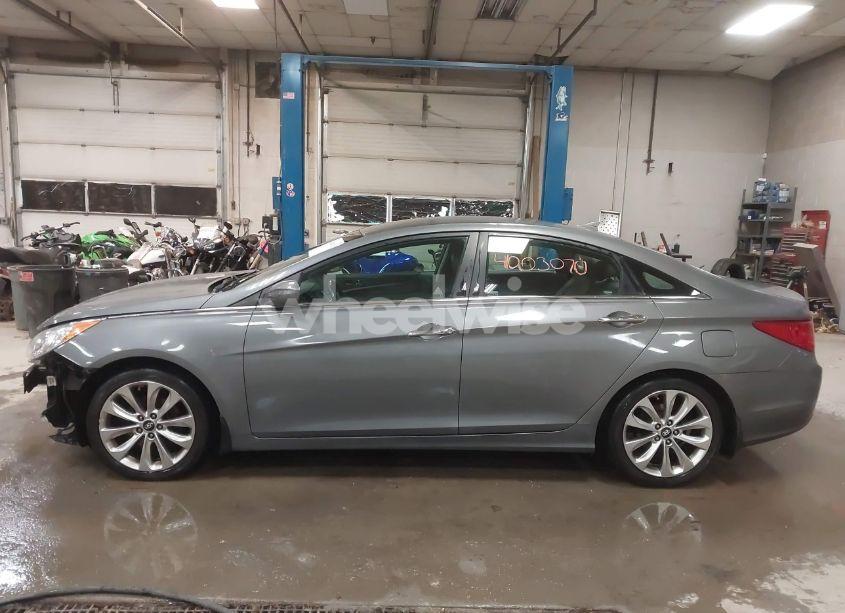 Photo 15 of 2013 Hyundai Sonata SE (VIN 5NPEC4AC5DH689250)