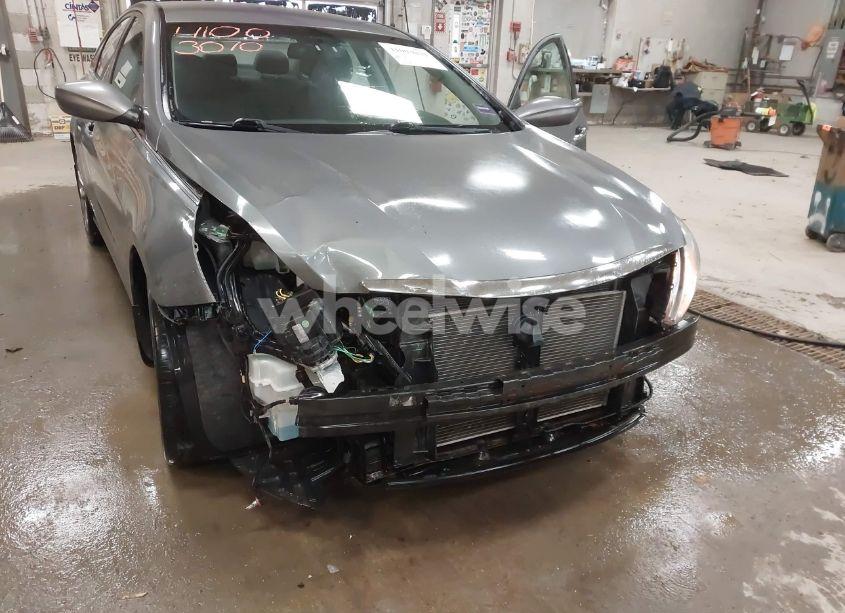 Photo 6 of 2013 Hyundai Sonata SE (VIN 5NPEC4AC5DH689250)