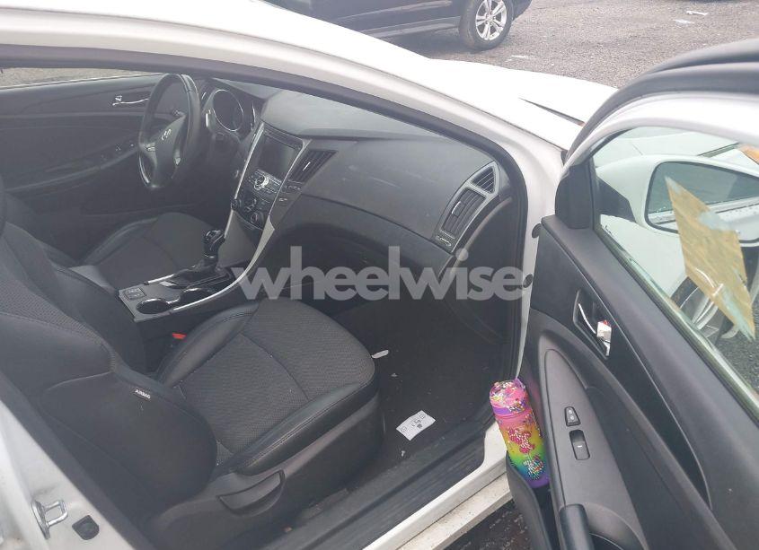 Photo 5 of 2013 Hyundai Sonata SE (VIN 5NPEC4AC5DH761872)