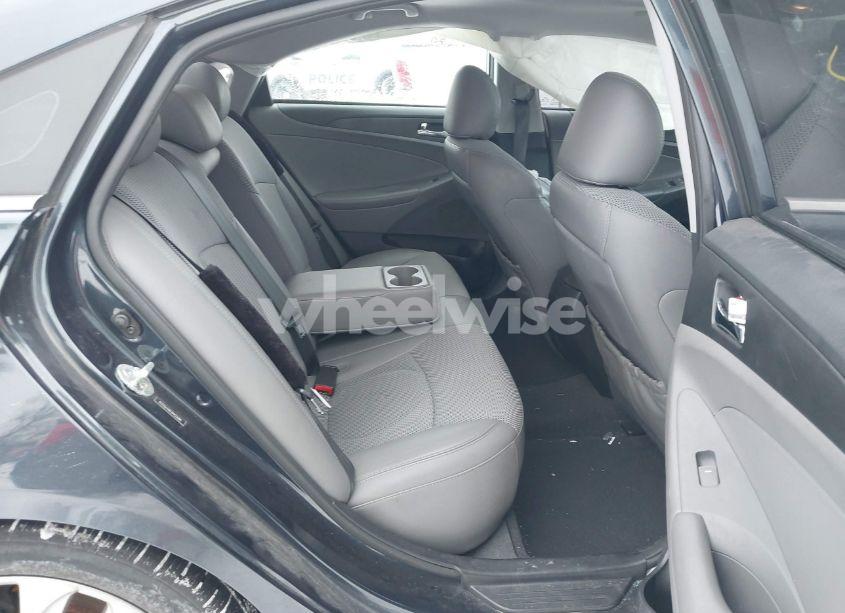 Photo 8 of 2013 Hyundai Sonata SE (VIN 5NPEC4AC5DH795259)