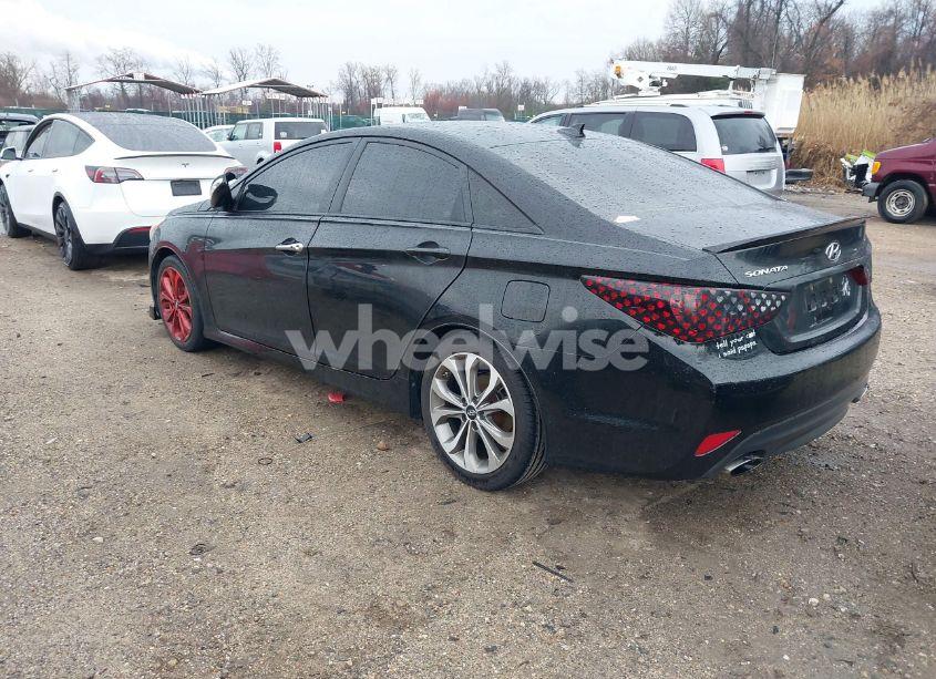 Photo 3 of 2014 Hyundai Sonata SE (VIN 5NPEC4AC5EH829573)