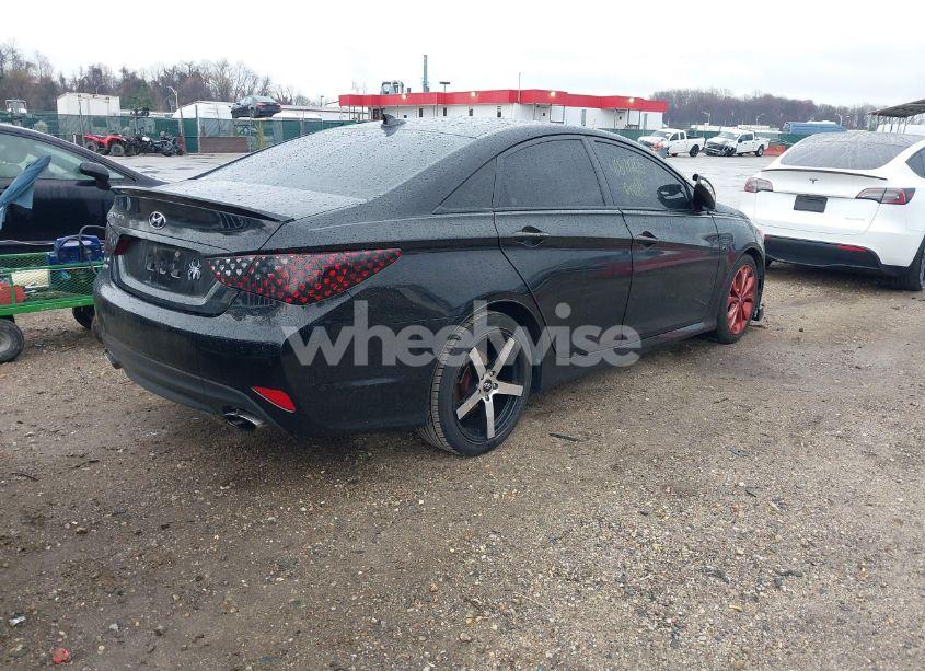 Photo 4 of 2014 Hyundai Sonata SE (VIN 5NPEC4AC5EH829573)