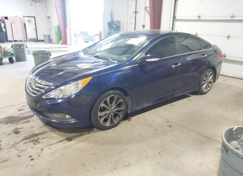 Photo 2 of 2014 Hyundai Sonata SE (VIN 5NPEC4AC5EH839259)