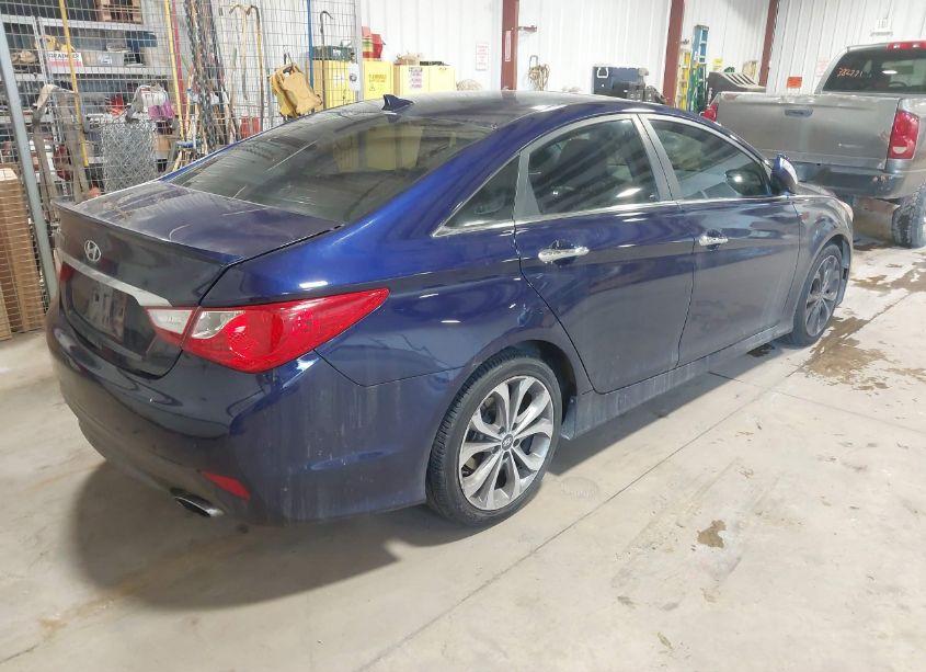 Photo 4 of 2014 Hyundai Sonata SE (VIN 5NPEC4AC5EH839259)