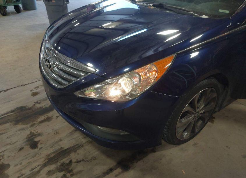 Photo 6 of 2014 Hyundai Sonata SE (VIN 5NPEC4AC5EH839259)