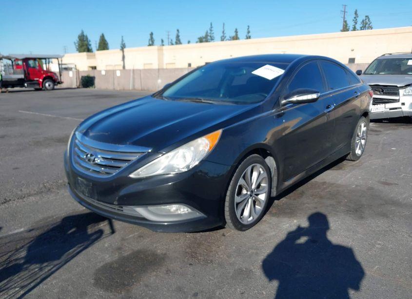Photo 2 of 2014 Hyundai Sonata SE (VIN 5NPEC4AC5EH918561)