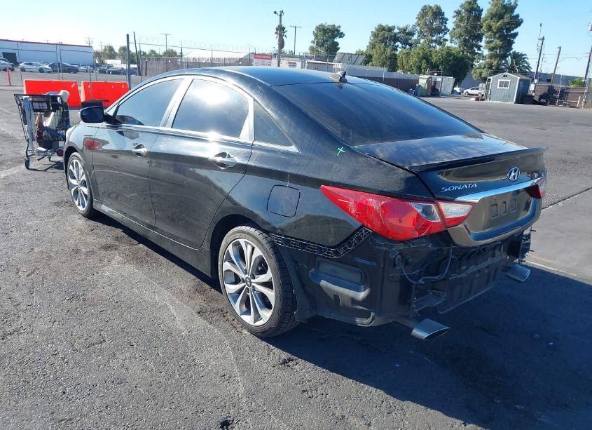 Photo 3 of 2014 Hyundai Sonata SE (VIN 5NPEC4AC5EH918561)
