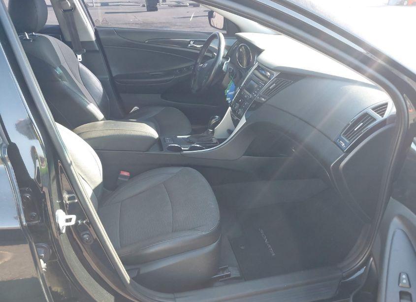 Photo 5 of 2014 Hyundai Sonata SE (VIN 5NPEC4AC5EH918561)