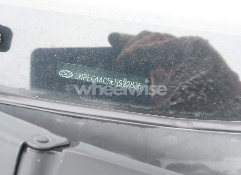 Photo 13 of 2014 Hyundai Sonata SE (VIN 5NPEC4AC5EH922836)