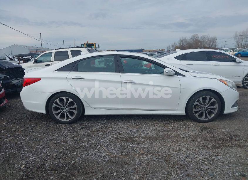 Photo 13 of 2014 Hyundai Sonata SE (VIN 5NPEC4AC5EH934047)