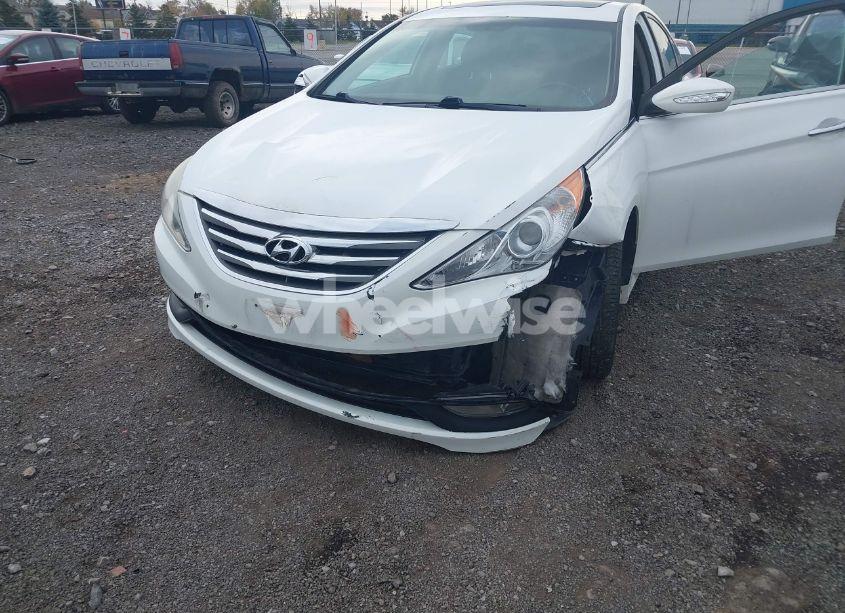 Photo 6 of 2014 Hyundai Sonata SE (VIN 5NPEC4AC5EH934047)