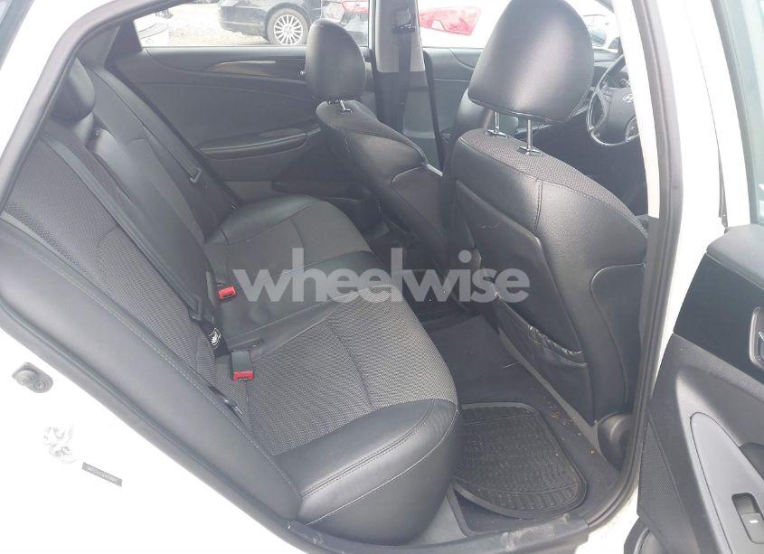 Photo 8 of 2014 Hyundai Sonata SE (VIN 5NPEC4AC5EH934047)