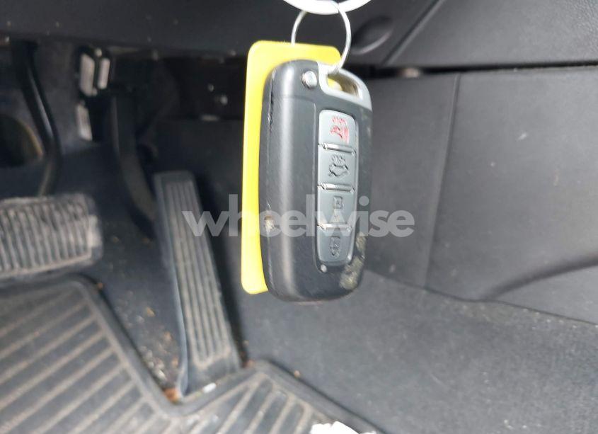 Photo 11 of 2011 Hyundai Sonata LIMITED (VIN 5NPEC4AC6BH011989)