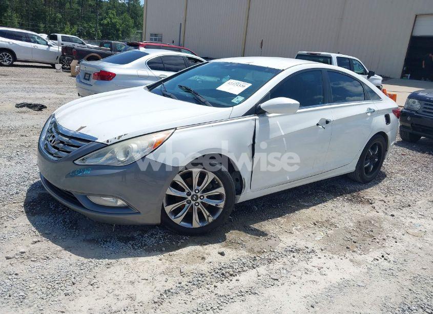Photo 2 of 2011 Hyundai Sonata SE (VIN 5NPEC4AC6BH036844)