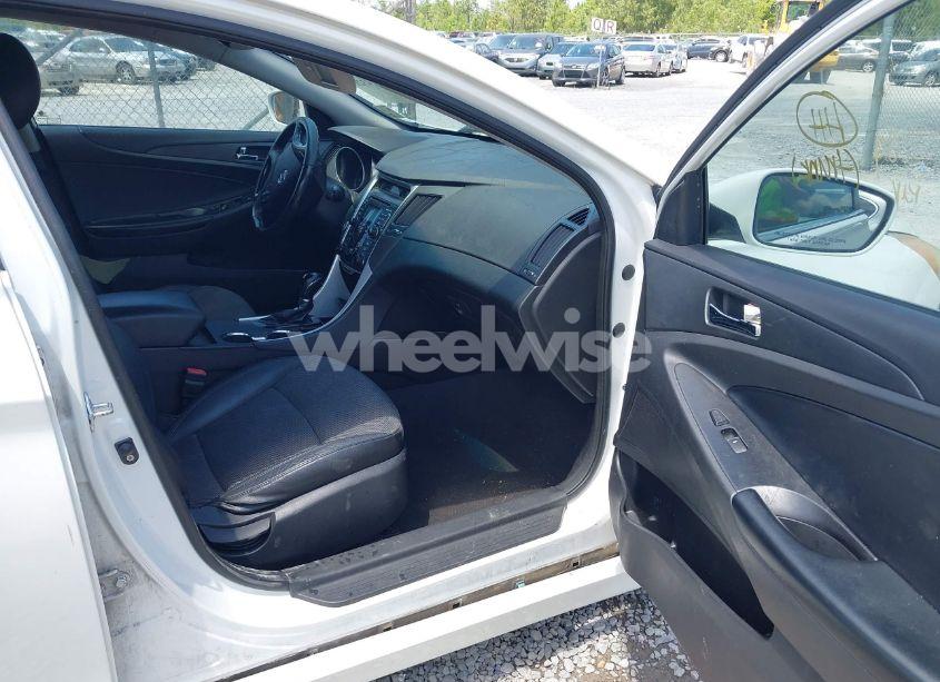 Photo 5 of 2011 Hyundai Sonata SE (VIN 5NPEC4AC6BH036844)