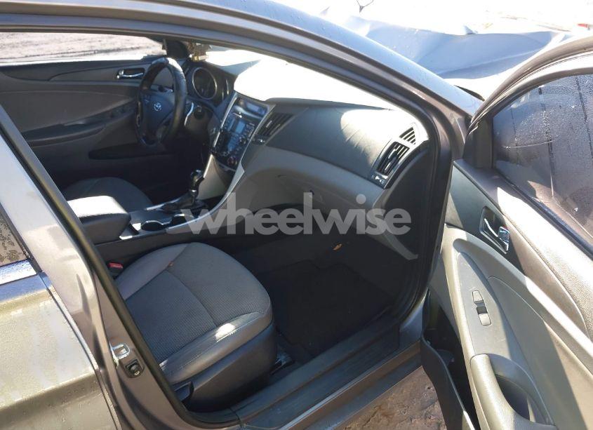 Photo 5 of 2011 Hyundai Sonata SE (VIN 5NPEC4AC6BH075272)