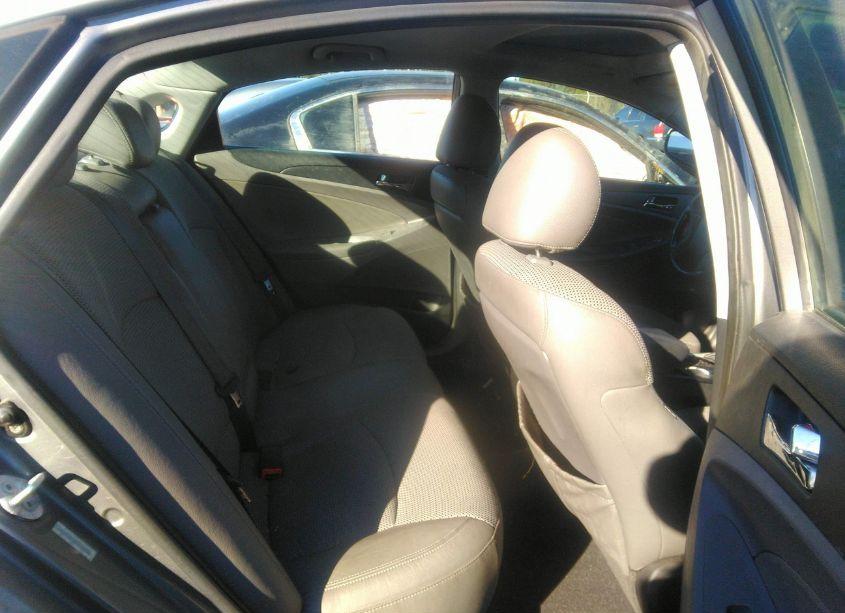 Photo 8 of 2011 Hyundai Sonata SE (VIN 5NPEC4AC6BH093920)