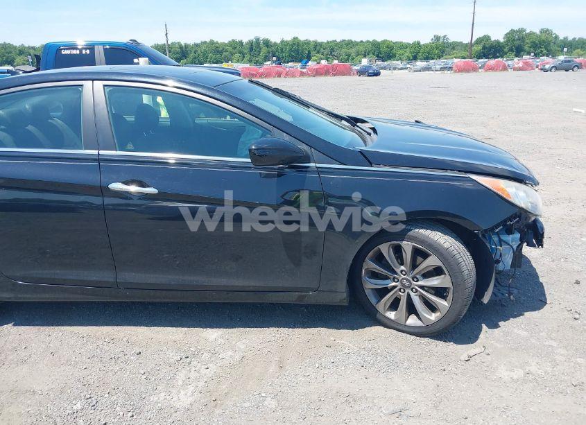 Photo 13 of 2011 Hyundai Sonata SE (VIN 5NPEC4AC6BH208550)