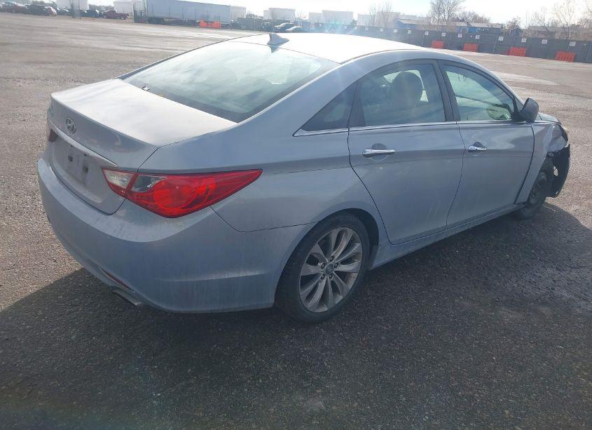 Photo 4 of 2012 Hyundai Sonata SE (VIN 5NPEC4AC6CH351760)