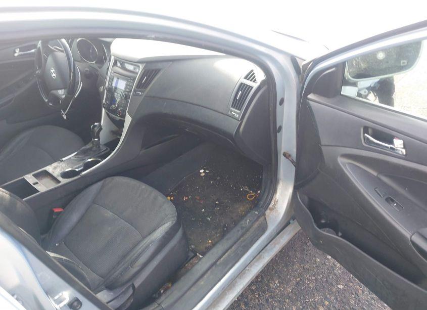 Photo 5 of 2012 Hyundai Sonata SE (VIN 5NPEC4AC6CH351760)