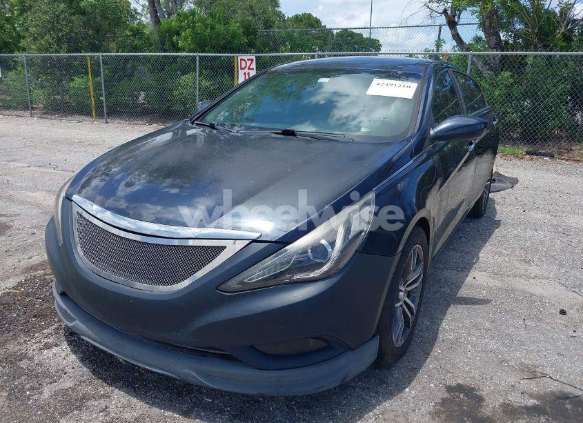 Photo 2 of 2012 Hyundai Sonata SE (VIN 5NPEC4AC6CH352214)