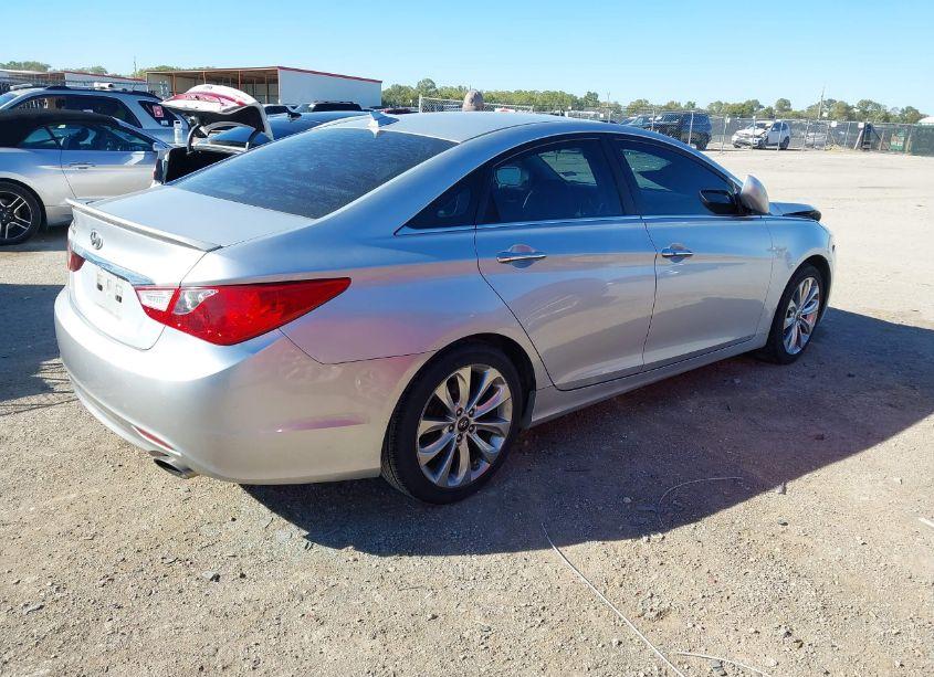 Photo 4 of 2012 Hyundai Sonata SE (VIN 5NPEC4AC6CH386332)