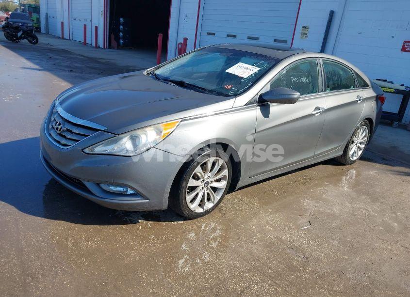 Photo 2 of 2013 Hyundai Sonata SE (VIN 5NPEC4AC6DH576696)