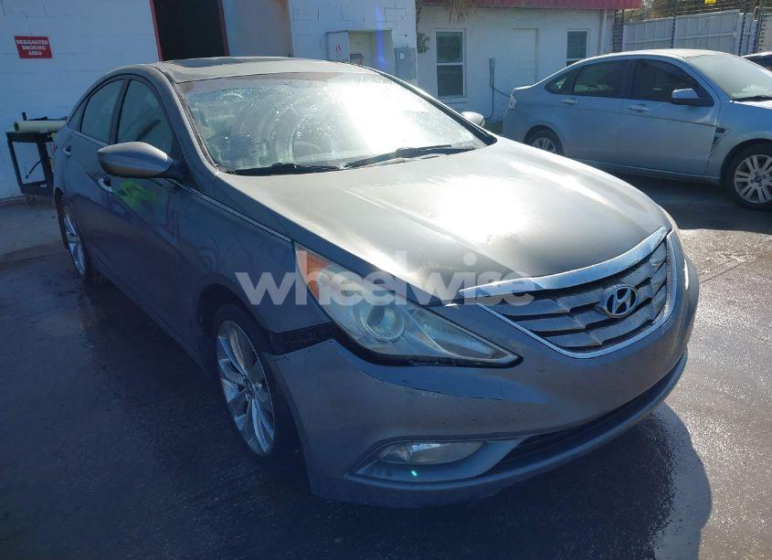 Photo 6 of 2013 Hyundai Sonata SE (VIN 5NPEC4AC6DH576696)