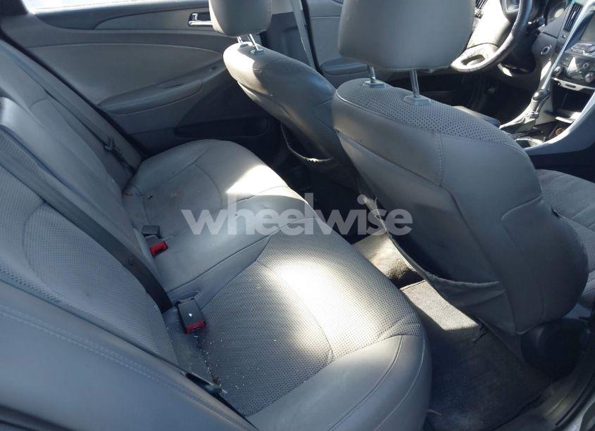 Photo 8 of 2013 Hyundai Sonata SE (VIN 5NPEC4AC6DH576696)