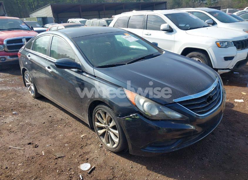 2013 Hyundai Sonata SE (VIN 5NPEC4AC6DH590582) main photo
